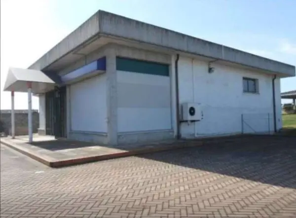 Negozio via Borgonovo 545, Castagnaro
