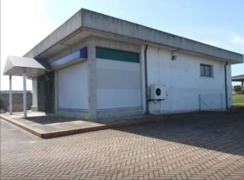 Immagine per Negozio in vendita a Castagnaro via Borgonovo 545
