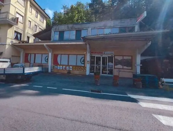 Negozio via Roma 39, Urbe