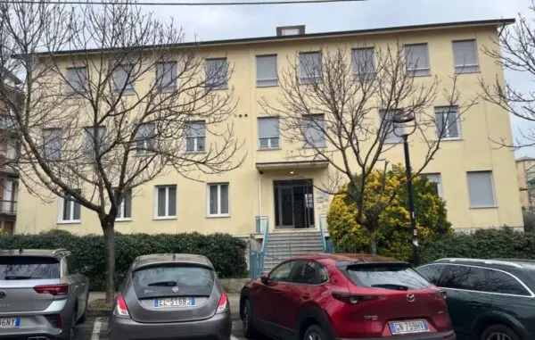 Ufficio viale Della Pace 40, Sarzana