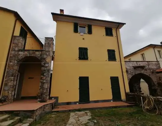 Appartamento via Laretta 1, La Spezia