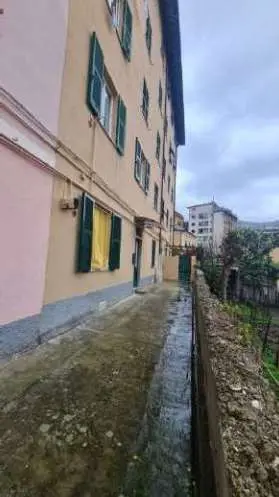 Immagine per Appartamento in asta a Genova via Salita Chiapparolo 13 A