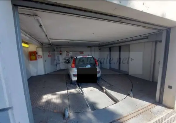 Garage via Roma 3, Sanremo