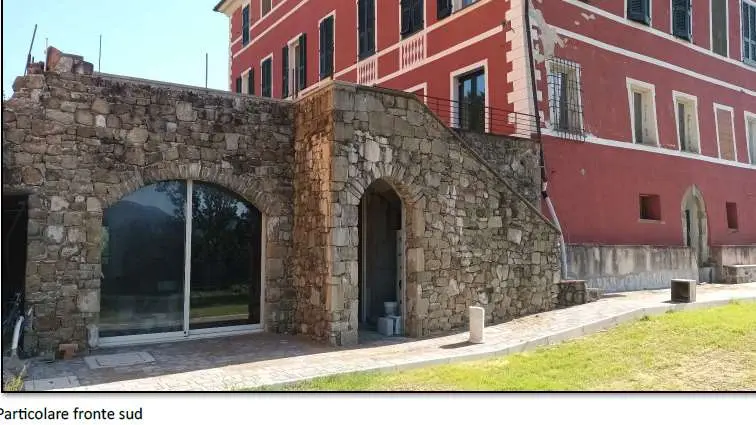 Immagine per Albergo in asta a Beverino via Castagnarossa 15
