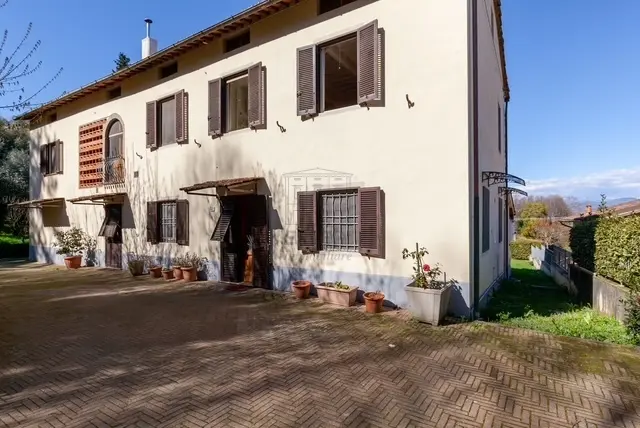 Immagine per Casale in vendita a Lucca via Della Pollicchia 145
