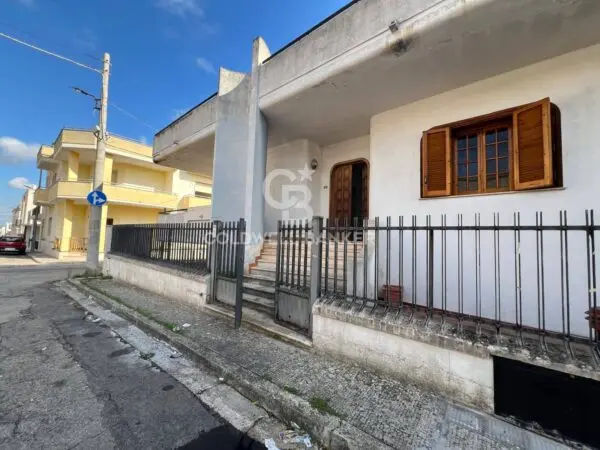 Villa via Delle Rose 10, Galatina