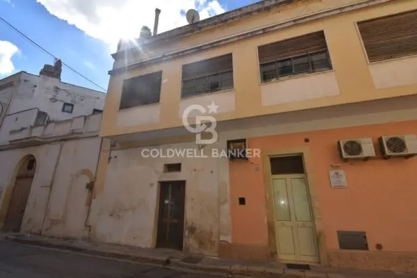 Villa via Caracciolo 34, Galatina