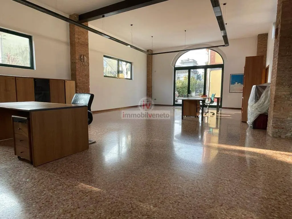 Immagine per Attività Commerciale in affitto a Montebello Vicentino VIA ROMA 52