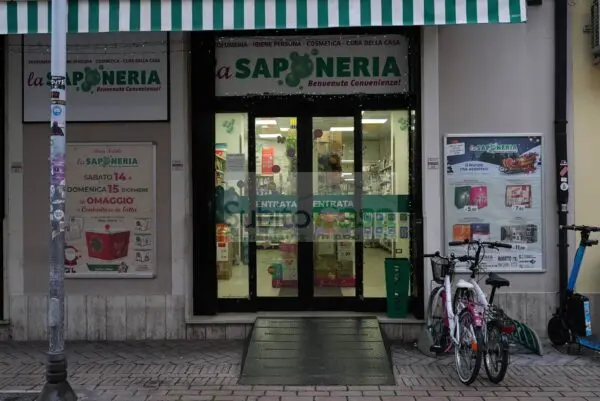 Attività Commerciale via Dei Latini, Roseto Degli Abruzzi