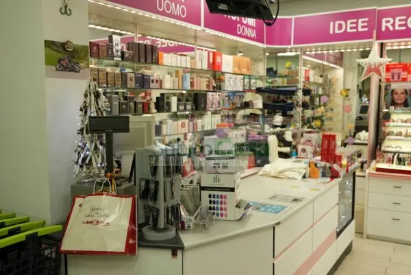 Attività Commerciale via Dei Latini, Roseto Degli Abruzzi