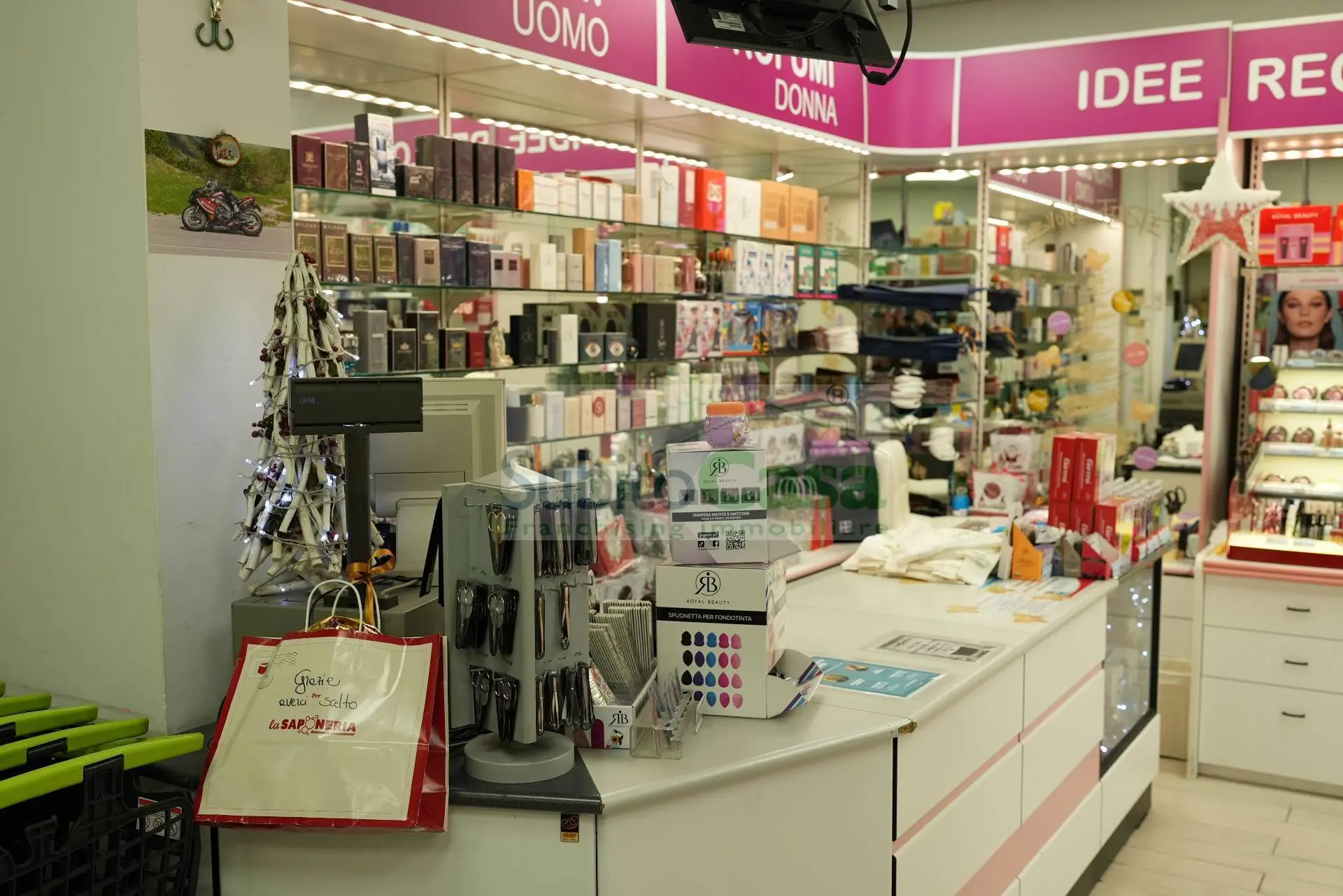 Immagine per Attività Commerciale in vendita a Roseto degli Abruzzi Via Dei Latini 
