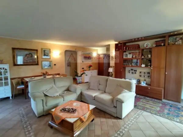 Villa via, Aulla