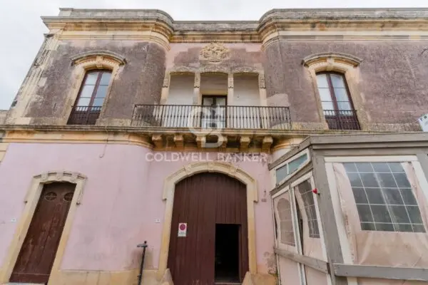 Villa via Giuseppe Mazzini 16, Castro