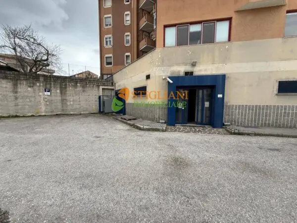 Locale Commerciale via Iv Novembre, Campobasso