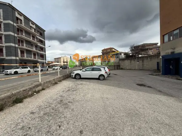 Locale Commerciale via Iv Novembre, Campobasso