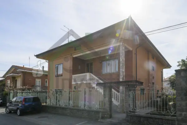Villa via Alcide De Gasperi 13/a, San Maurizio Canavese