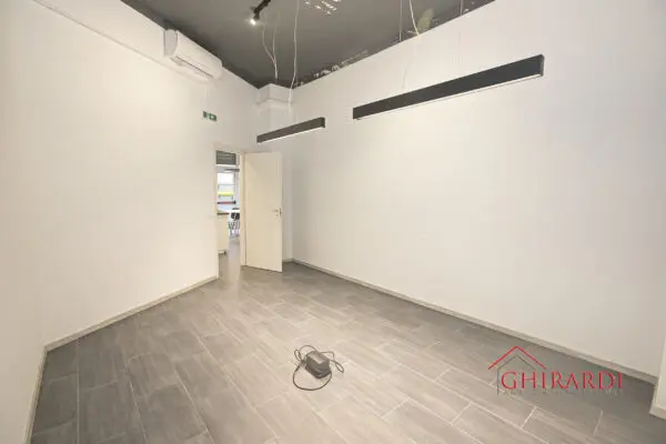 Locale Commerciale 76R, Sestri Ponente, Genova