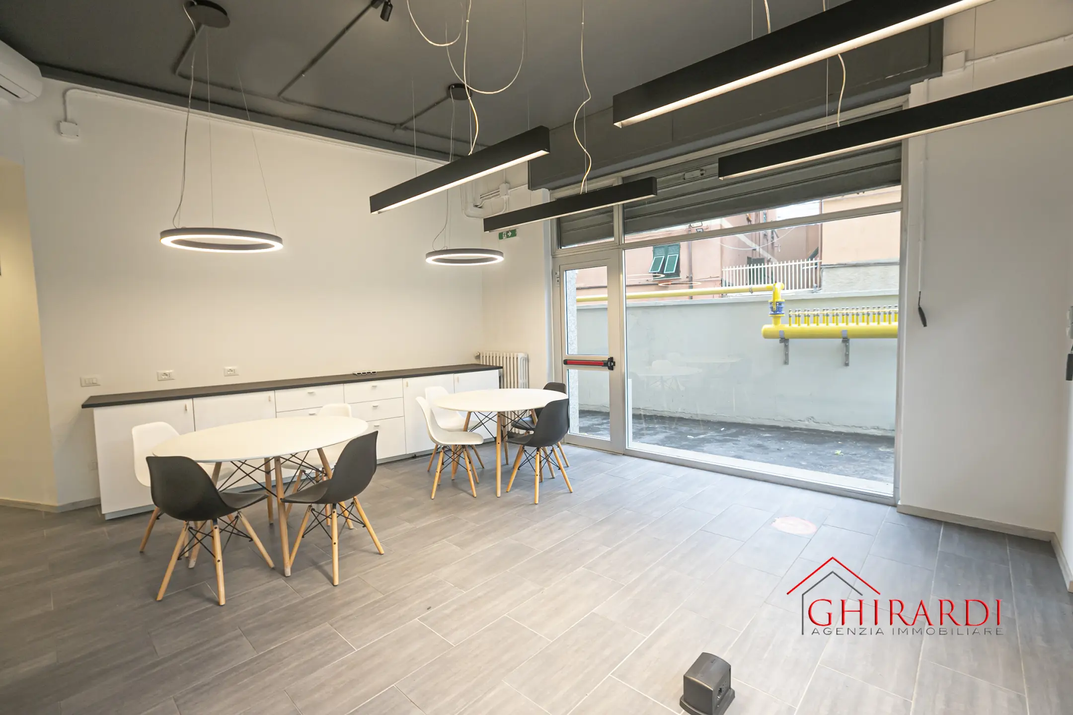 Immagine per Locale commerciale in affitto a Genova 76R