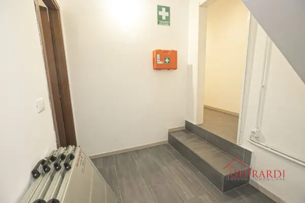Locale Commerciale 76R, Sestri Ponente, Genova