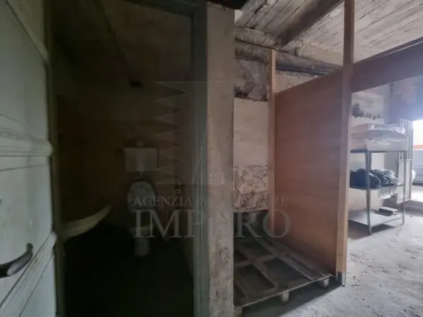 Magazzino via Giovanni Trossarelli 14, Ventimiglia
