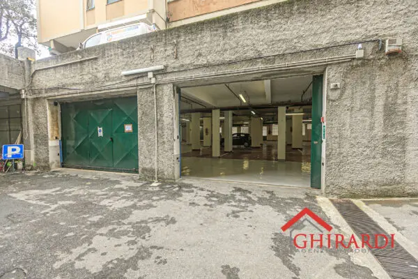 Locale Commerciale via Ruggero Leoncavallo 18r, Sestri Ponente, Genova