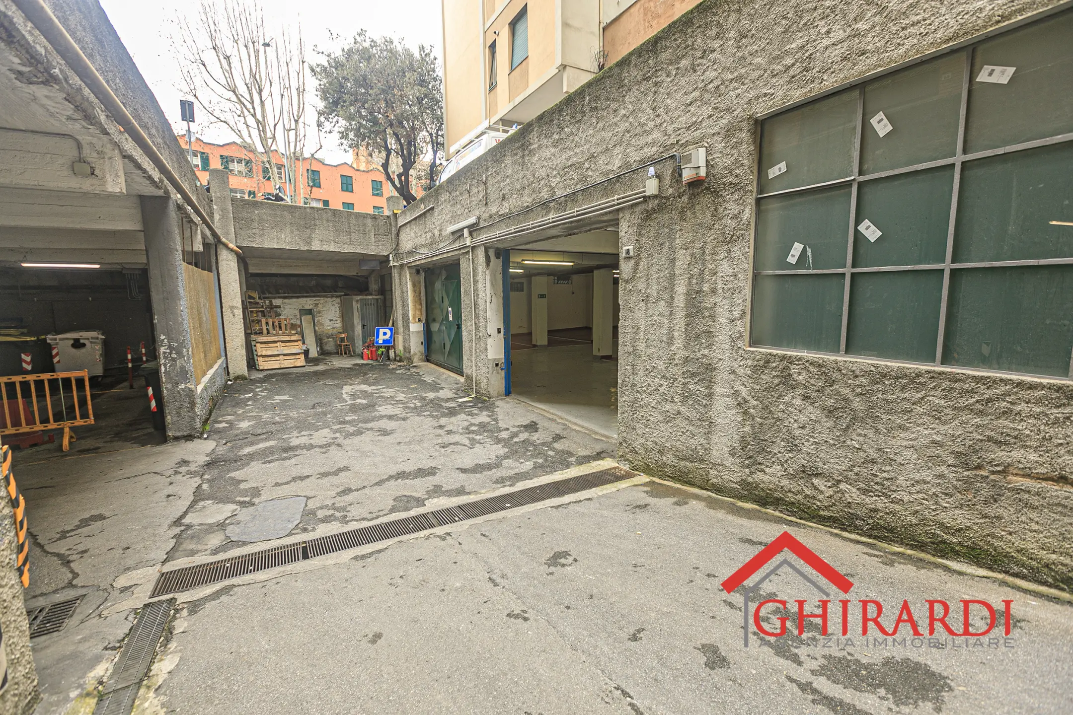 Immagine per Locale commerciale in affitto a Genova via Ruggero Leoncavallo 18R
