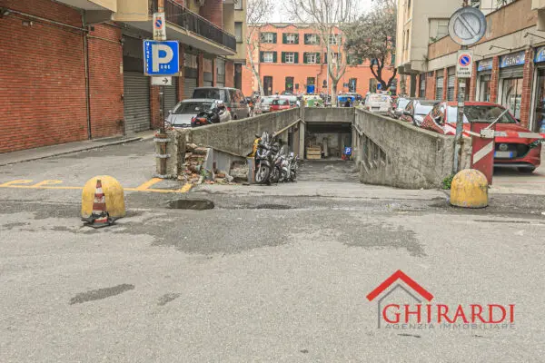 Locale Commerciale via Ruggero Leoncavallo 18r, Sestri Ponente, Genova