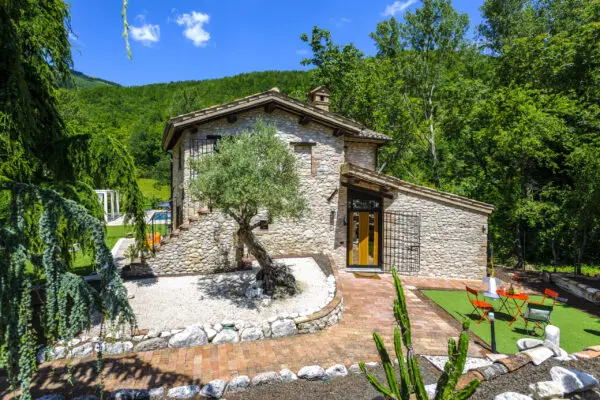 Casale via Contrada Terro, Sarnano