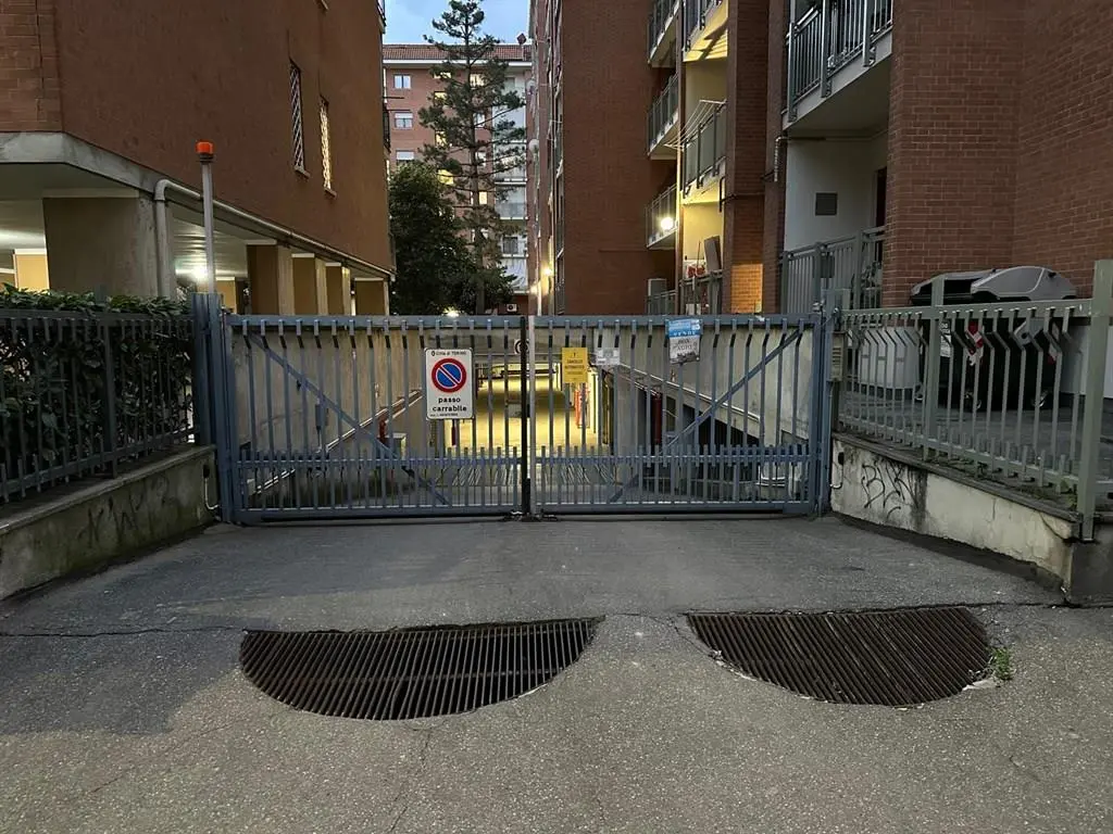 Immagine per Box in vendita a Torino via Delleani