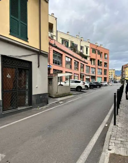 Negozio via Emiliana 12, La Spezia