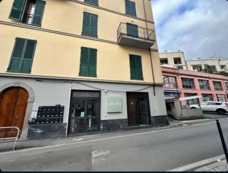 Negozio via Emiliana 12, La Spezia