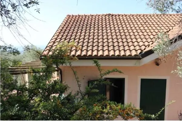 Villa strada Cason Della Guardia 21, Imperia