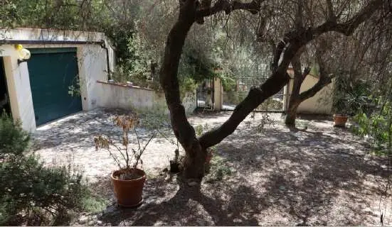 Villa strada Cason Della Guardia 21, Imperia