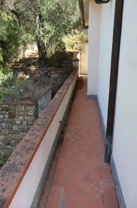 Villa strada Cason Della Guardia 21, Imperia