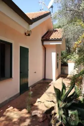 Villa strada Cason Della Guardia 21, Imperia