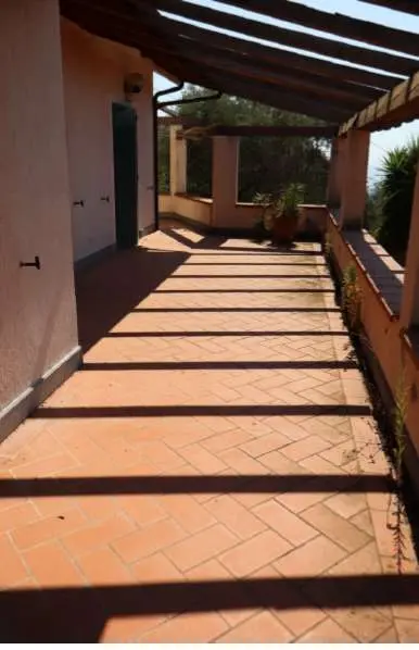 Villa strada Cason Della Guardia 21, Imperia