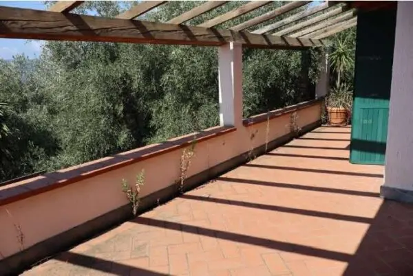 Villa strada Cason Della Guardia 21, Imperia