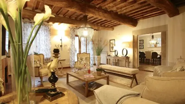 Casale 9, Lucca