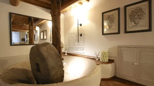 Casale 9, Lucca