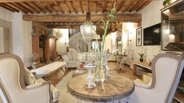 Casale 9, Lucca
