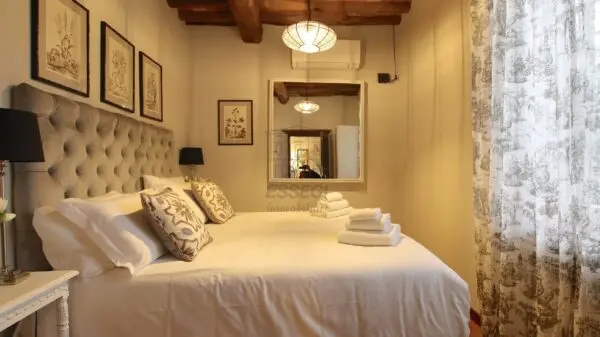 Casale 9, Lucca