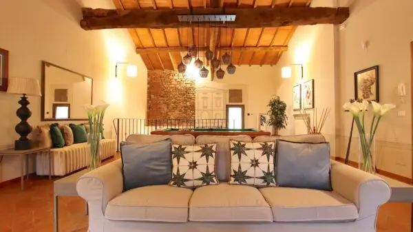 Casale 9, Lucca