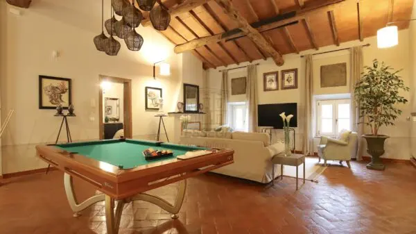 Casale 9, Lucca