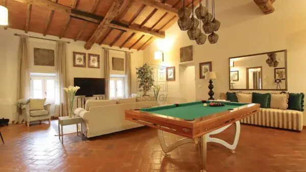 Casale 9, Lucca