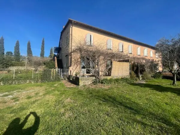 Casale via Dei Bertolotti, Lucca