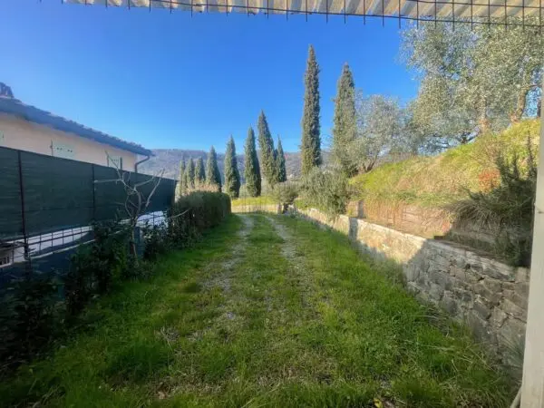 Casale via Dei Bertolotti, Lucca