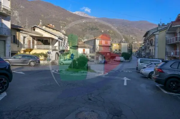 Negozio piazza Europa 12, Pont-Canavese