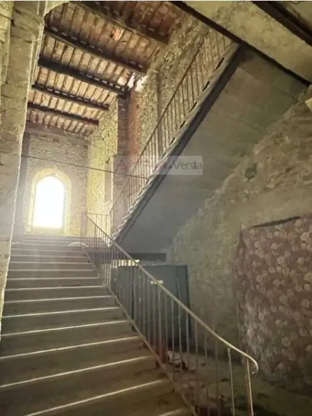 Villa via, Massa