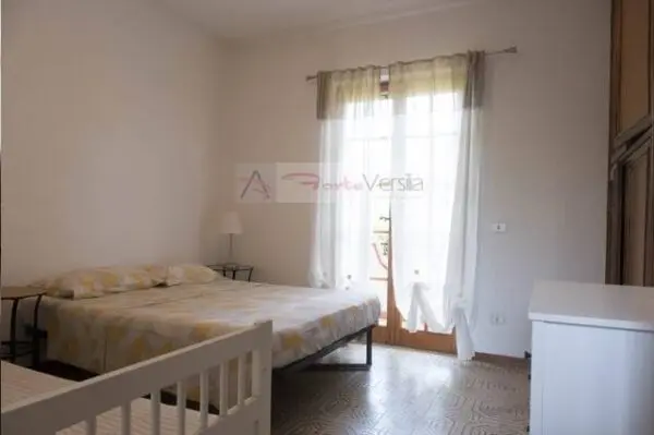 Villa via, Massa