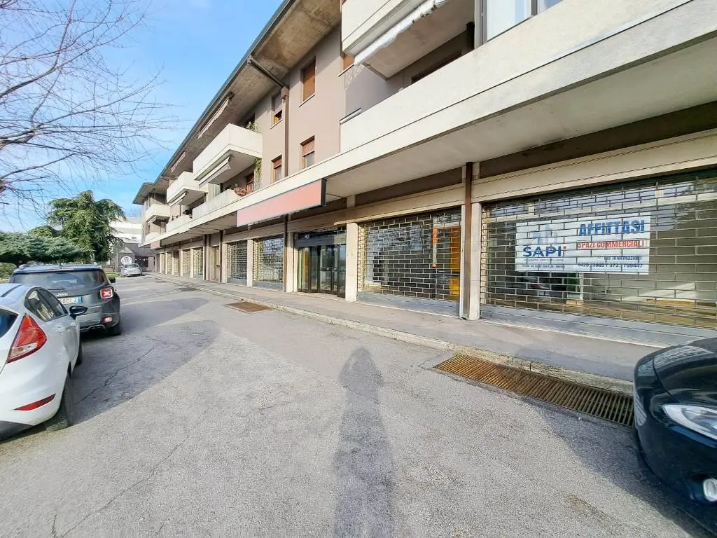 Immagine per Negozio in affitto a Rovigo viale Porta Adige 18